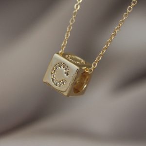Gold Renk Zirkon Taşlı Küp Model C Harfli Kolye - Görsel 1