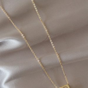Gold Renk Zirkon Taşlı Küp Model C Harfli Kolye - Görsel 2
