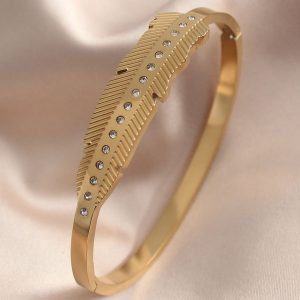 Gold Renk Yaprak Model Zirkon Taş Detay Kelepçe Kadın Bileklik - Görsel 1