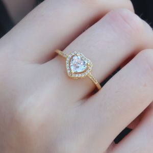 Gold Renk Zirkon Taşlı Kalp Model Charm Pirinç Kadın Yüzük - Görsel 1