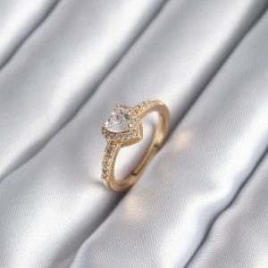 Pirinç Gold Renk Zirkon Taşlı Kalp Charm Model Kadın Yüzük - Görsel 1