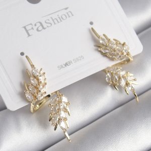 Pirinç Gold Renk Zirkon Taşlı Yaprak Model Kadın Küpe - Görsel 1