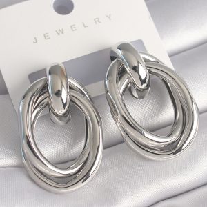 Pirinç Gümüş Renk Oval Sarmal Model Kadın Küpe - Görsel 1