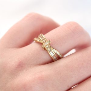 Kıvrım Model Gold Renk Zirkon Taşlı Ayarlanabilir Yüzük - Görsel 2