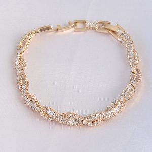Vip Seri Pirinç Zirkon Taşlı Gold Renk Sarmal Model Bileklik - Görsel 1