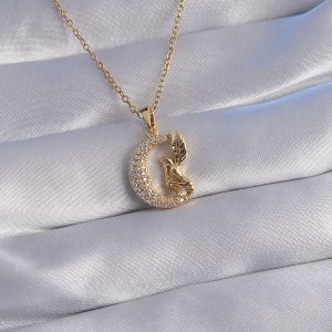 316L Çelik Zincir Gold Renk Kuş Figürlü Zirkon Taşlı Ay Tasarımlı Kolye - Görsel 1