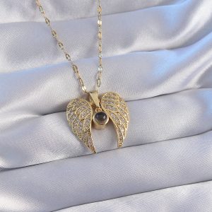 316L Çelik Zincir Gold Renk Zirkon Taşlı Kanat Figürlü Projeksiyon Kolye - Görsel 1