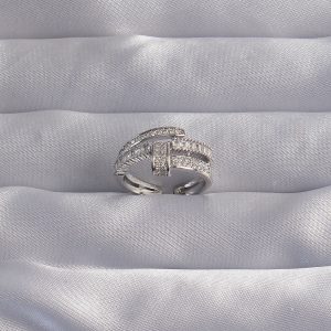 Pirinç Ayarlamalı Gümüş Renk Zirkon Taşlı Kıvrımlı Çivi Yüzük - Görsel 1