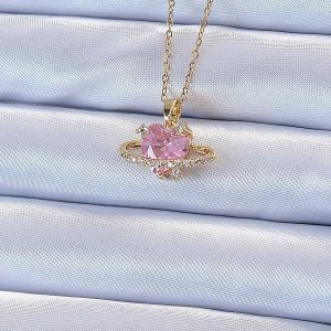 316L Çelik Zincir Altın Renk Pembe Zirkon Taşlı Satürn Görünümlü Kalp Kolye - Görsel 1