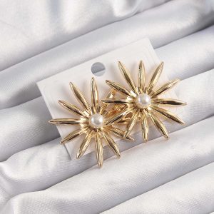Pirinç Gold Renk İnci Taşlı Çiçek Küpe - Görsel 1