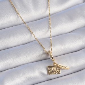 316L Çelik Gold Renk Kalp Detay Mektup Figür Charm Model Kadın Kolye - Görsel 2