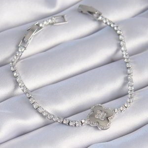 Pirinç Gümüş Renk Zirkon Taşlı Yonca Model Kadın Bileklik - Görsel 1