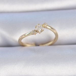 Pirinç Gold Renk Beyaz Çiçek Model Zirkon Taş Detay Kadın Yüzük - Görsel 1
