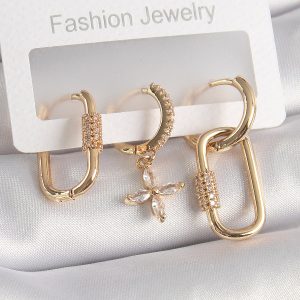 Pirinç Gold Renk Zirkon Taşlı Kare Model Çiçek Figür Kadın Küpe - Görsel 1