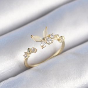 Pirinç Gold Renk Zirkon Taş Detaylı Beyaz Mineli Kelebek Model Kadın Yüzük - Görsel 1