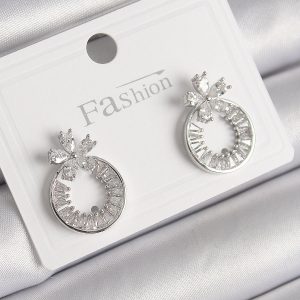 Pirinç Gümüş Renk Zirkon Taşlı Halka Model Çiçek Figür Kadın Küpe - Görsel 1
