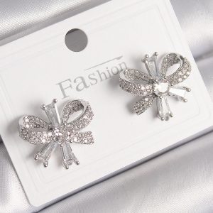 Pirinç Gümüş Renk Zirkon Taşlı Fiyonk Model Kadın Küpe - Görsel 1