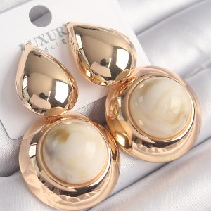 Pirinç Gold Renk Damla Model Beyaz Zirkon Taşlı Vintage Kadın Küpe - Görsel 1