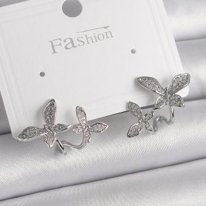 Pirinç Gümüş Renk Zirkon Taşlı Kelebek Model Kadın Küpe - Görsel 1