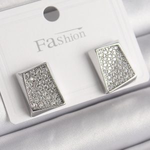 Pirinç Gümüş Renk Zirkon Taşlı Plaka Model Kadın Küpe - Görsel 1