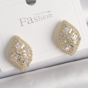 Pirinç Gold Renk Zirkon Taş İşlemeli Damla Model Kadın Küpe - Görsel 1