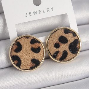 Pirinç Gold Renk Daire Plaka Model Leopar Desenli Kadın Küpe - Görsel 1