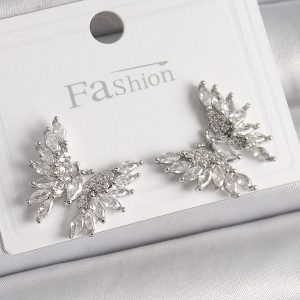 Pirinç Gümüş Renk Zirkon Taşlı Kelebek Model Kadın Küpe - Görsel 1
