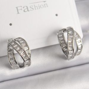 Pirinç Gümüş Renk Zirkon Taşlı Düğüm Halka Model Kadın Küpe - Görsel 1