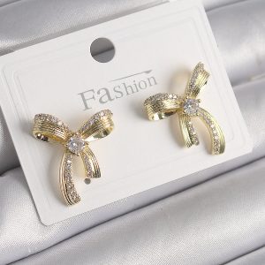 Pirinç Gold Renk Zirkon Taşlı Fiyonk Model Kadın Küpe - Görsel 1