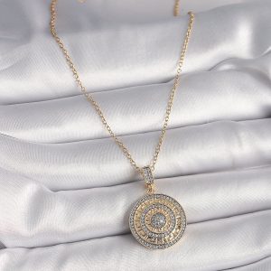 316L Çelik Gold Renk Zincir Zirkon Taşlı Madalyon Model Labirent İşleme Kadın Kolye - Görsel 2