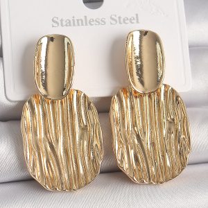 Pirinç Gold Renk Sallantı Kare Plaka Model Kadın Küpe - Görsel 1