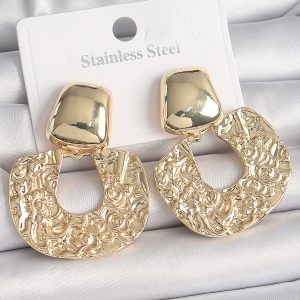 Pirinç Gold Renk Sallantı İşlemeli Plaka Model Kadın Küpe - Görsel 1