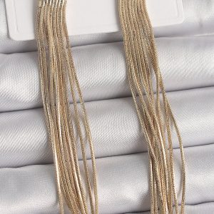 Pirinç Gold Renk Sallantı Püskül Model Kadın Küpe - Görsel 1