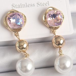 Pirinç Gold Renk Pembe Zirkon Taşlı Sallantı İnci Detay Kadın Küpe - Görsel 1