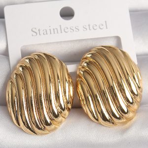 Pirinç Gold Renk İşlemeli Oval Model Kadın Küpe - Görsel 1