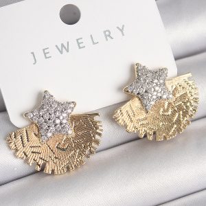 Pirinç Gold Renk İşleme Detaylı Yelpaze Zirkon Taşlı Yıldız Model Kadın Küpe - Görsel 1