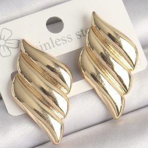 Pirinç Gold Renk 3 Sıralı Dalgalı Model Kadın Küpe - Görsel 1