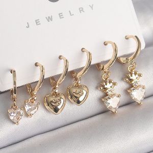 Pirinç Gold Renk Sallantı Zirkon Taşlı Kalp Model Taç Detay Kadın Küpe Seti - Görsel 1