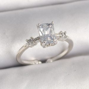 Pirinç Gümüş Renk Kare Zirkon Taşlı Model Kadın Yüzük - Görsel 1