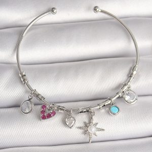 Pirinç Gümüş Renk Sallantı Zirkon Taşlı Kutup Yıldız Figür Kalp Detay Charm Kadın Bileklik - Görsel 1