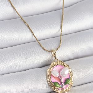 316L Çelik Gold Renk Zincir Pembe Mineli İncili Çiçek İşlemeli Portre Model Kadın Kolye - Görsel 1
