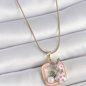 316L Çelik Gold Renk Zincir Pembe Mineli Kare Model Çiçek İşlemeli İnci Detay Kadın Kolye - Görsel 1