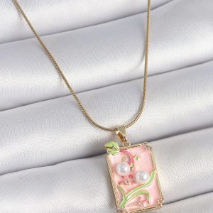 316L Çelik Gold Renk Zincir Pembe Mineli İncli Çiçek İşlemeli Portre Model Kadın Kolye - Görsel 1