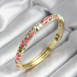 Mineli Pirinç Pembe Çiçek Desenli Gold Renk Kadın Kelepçe - Görsel 1