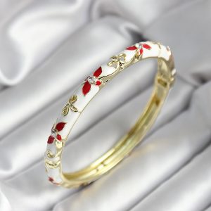 Mineli Pirinç Beyaz Çiçek Desenli Gold Renk Kadın Kelepçe - Görsel 1