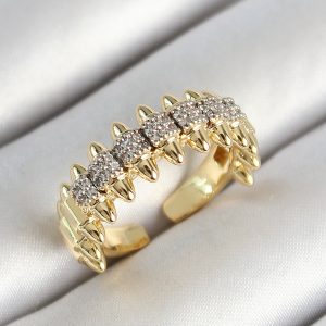 Pirinç Kurşun Figürlü Zirkon Taşlı Gold Renk Ayarlanabilir Kadın Yüzük - Görsel 1