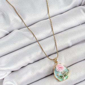 316L Çelik Zincir Zirkon Taşlı Pembe ve Yeşil Sanatsal Portre Gül Figürlü Beşgen Model Gold Renk Kadın Kolye - Görsel 2